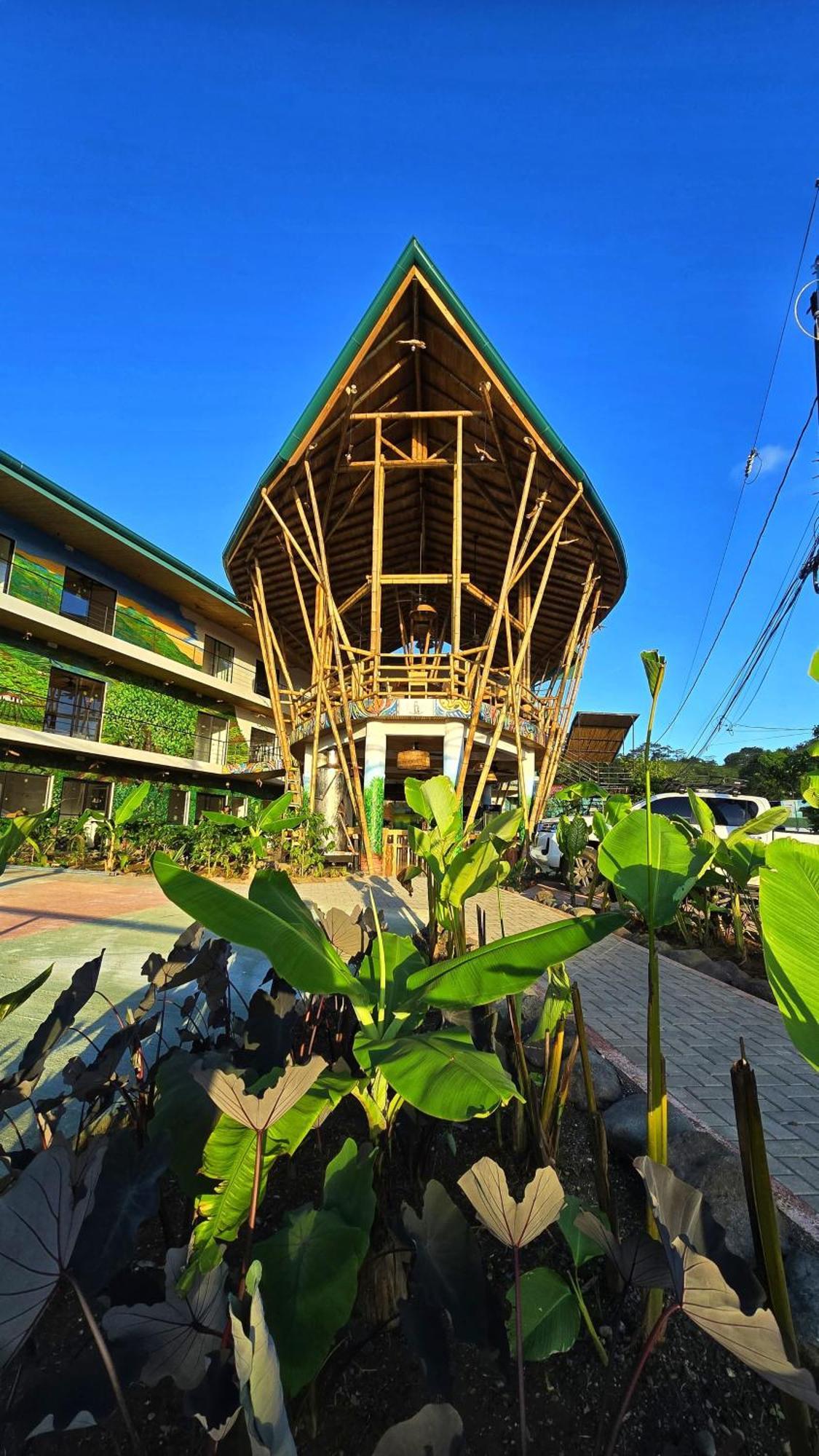 Bonding Coffee Roaster Cafe & Hotel Quepos Exterior photo